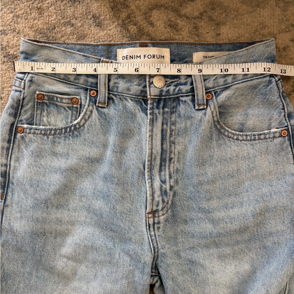 Aritzia Denim Forum The Farrah Hi-Rise Wide Jeans Light Wash Size 23 - Picture 6 of 6